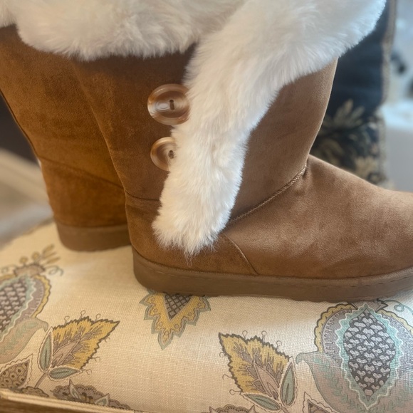 Kohls boots wore a handful of times sz 10 - Picture 3 of 3